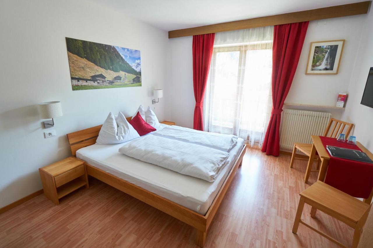 Privatpension Bergkristall San Martino In Passiria  ภายนอก รูปภาพ