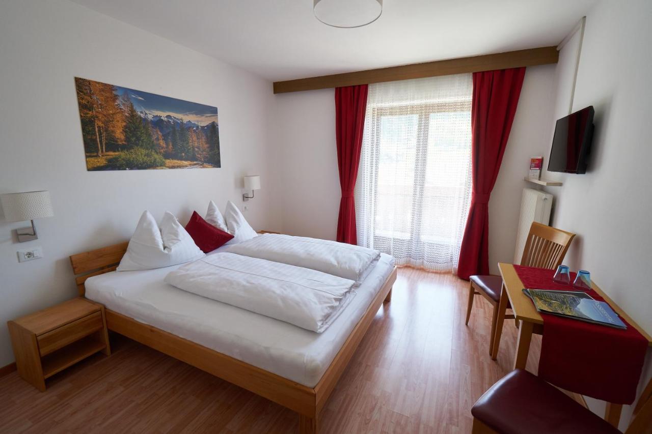Privatpension Bergkristall San Martino In Passiria  ภายนอก รูปภาพ