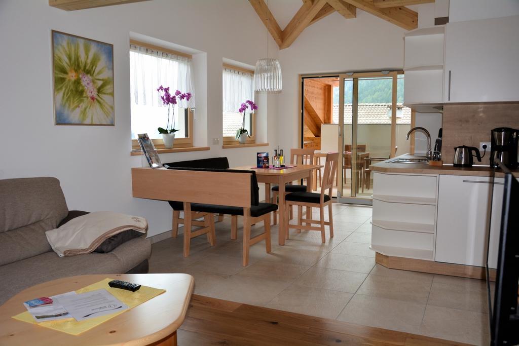 Privatpension Bergkristall San Martino In Passiria  ภายนอก รูปภาพ